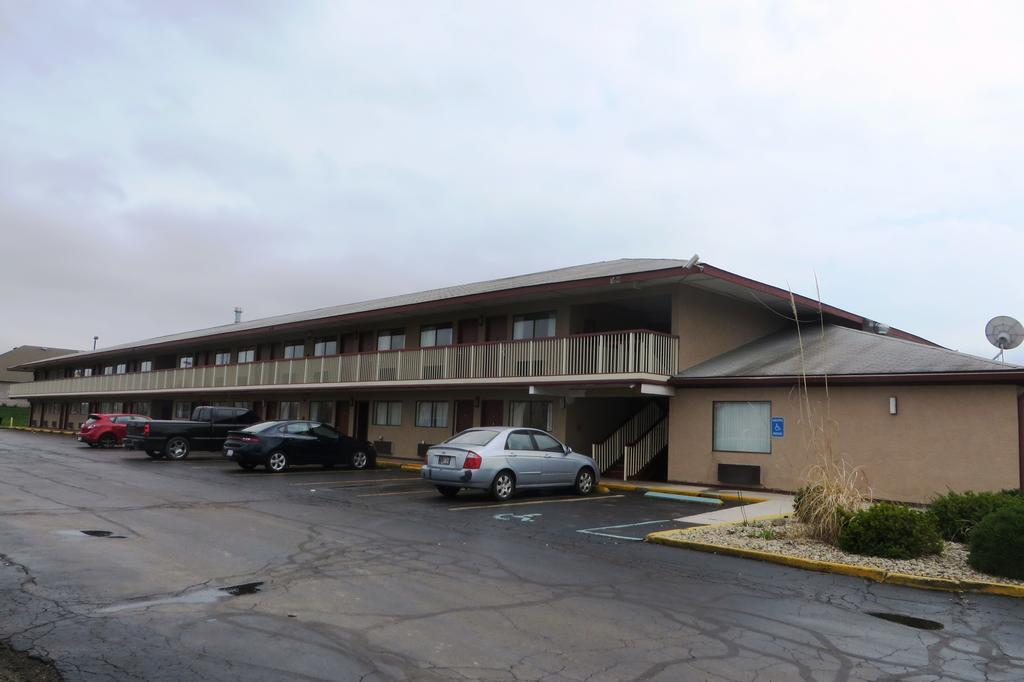 Days Inn By Wyndham Plainfield Esterno foto