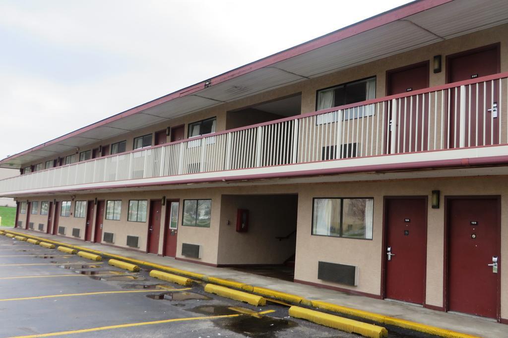 Days Inn By Wyndham Plainfield Esterno foto