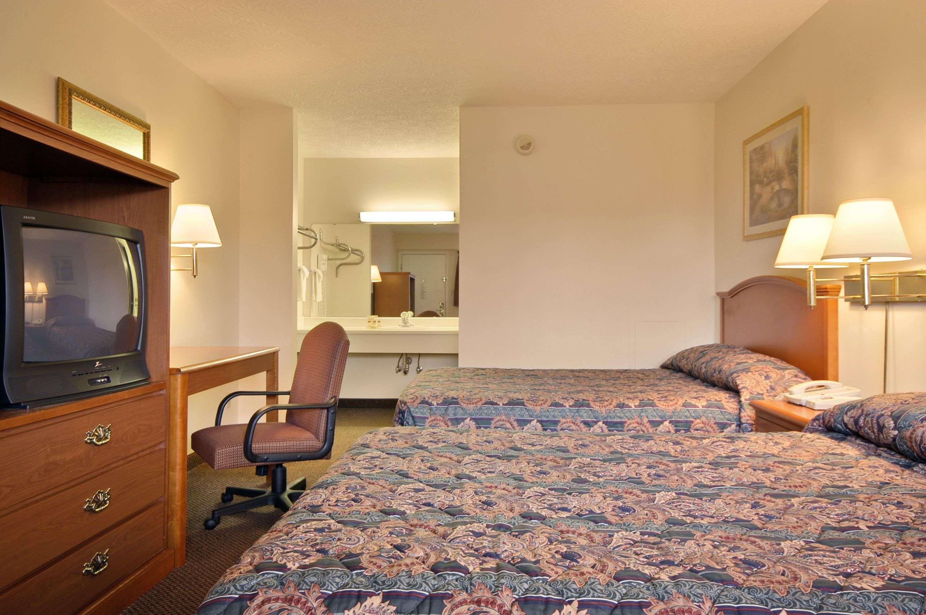 Days Inn By Wyndham Plainfield Esterno foto